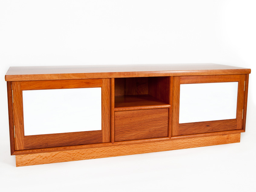 Sheoak home theatre by Peter Walker Handkrafted